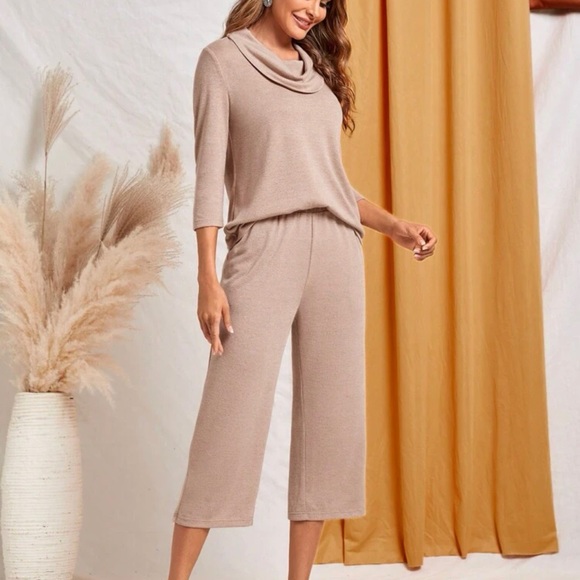 Draped Collar Tee & Capris Pants *NEW* - Picture 4 of 5